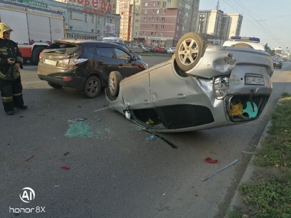 Пять автомобилей столкнулись на улице Омска