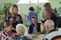 Частушки, собаки и фото на память. Волонтёр - о работе в доме престарелых