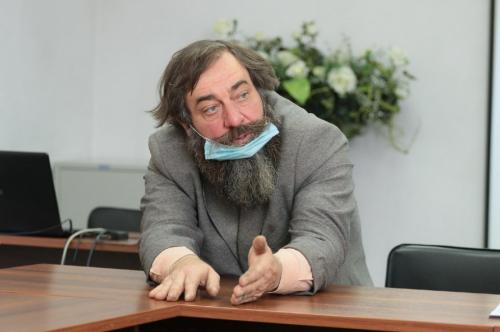 Выпускники Омского кадетского корпуса не верят в аварийность учебного заведения