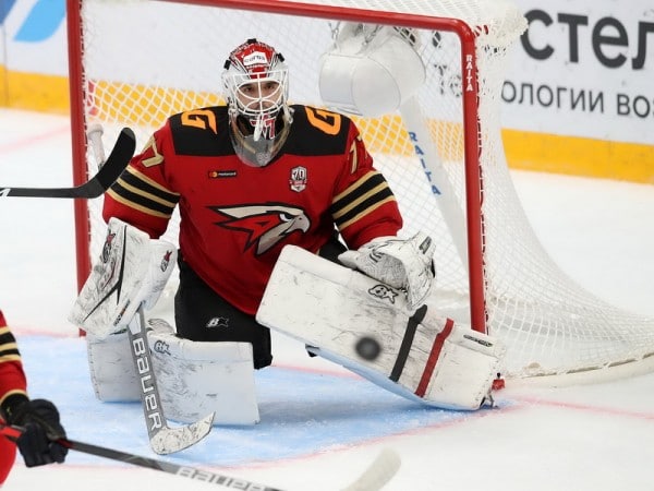 «Не раз слышал фразу: «Ты вратарь? Тогда все понятно». Поговорили с Эмилем Гариповым