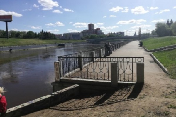 Мазутные пятна на реке Омь привлекли внимание прокуратуры