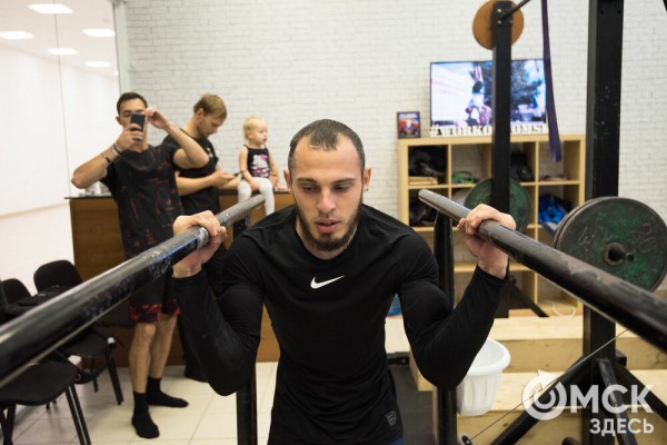 Омичей приглашают заняться воркаутом