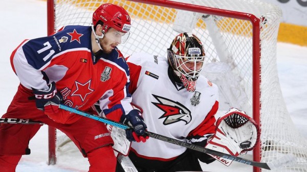 Один играл за аутсайдера, второй стал не нужен родной команде. Теперь Бобков и Гарипов &mdash; лучший вратарский дуэт КХЛ