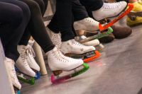 В Омске заработали первые катки под открытым небом