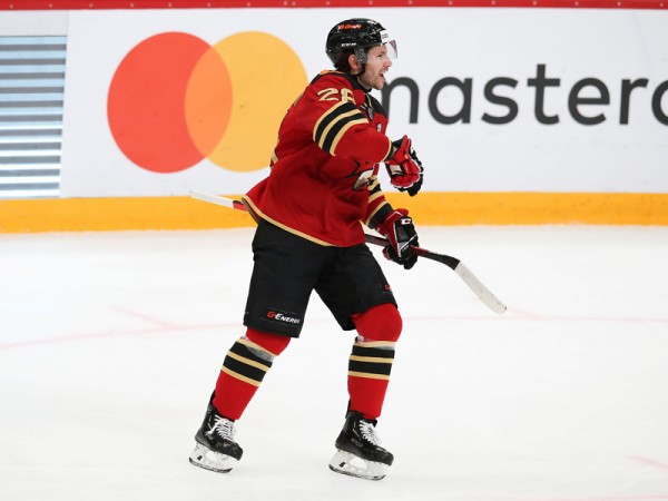 
        С. Толчинский: Хартли просит всех играть правильно, на команду
      