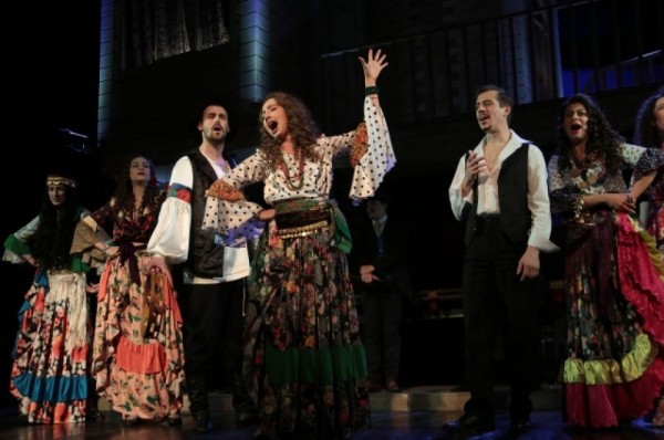 «БеЗприданница». Паратов всё продаёт «Ласточку», а Лариса выходит замуж «БеЗприданница». Паратов всё продаёт «Ласточку», а Лариса выходит замуж