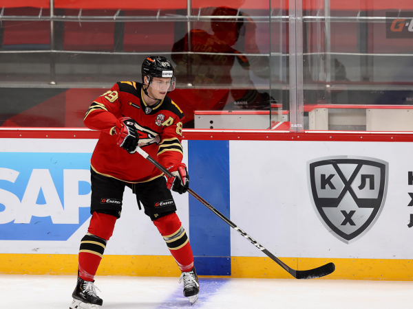 Побеждаем благодаря дублю Толчинского! Как «Авангард» был сильнее «Сочи»
Побеждаем благодаря дублю Толчинского! Как «Авангард» был сильнее «Сочи»