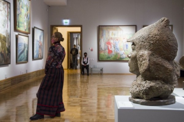 «Рабочий и колхозница». Художественный канон соцреализма прибыл в Омск