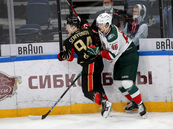 Яромир Ягр в «Авангарде» | Пресс-конференция на юбилейном матче (ВИДЕО)
Яромир Ягр в «Авангарде» | Пресс-конференция на юбилейном матче (ВИДЕО)