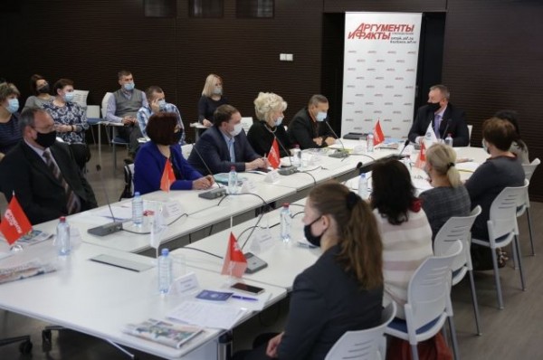 Всё есть в Сети. К услугам омичей 22 электронных сервиса ФСС