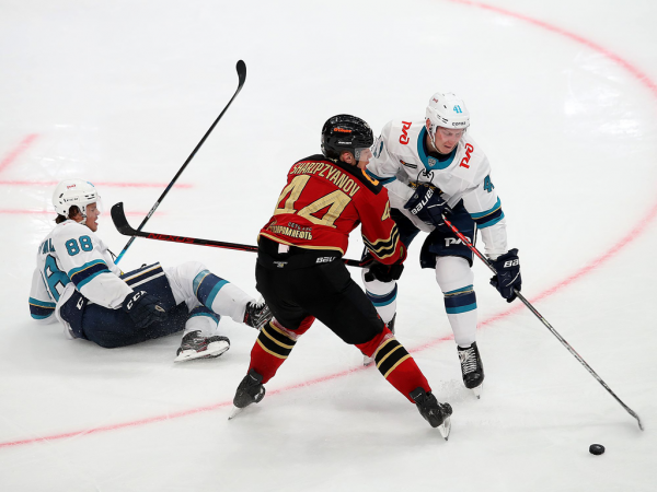 
        «За три минуты до конца подумал: «Пришло моё время!». Комментарии после победы над «Сочи» (ВИДЕО)
      