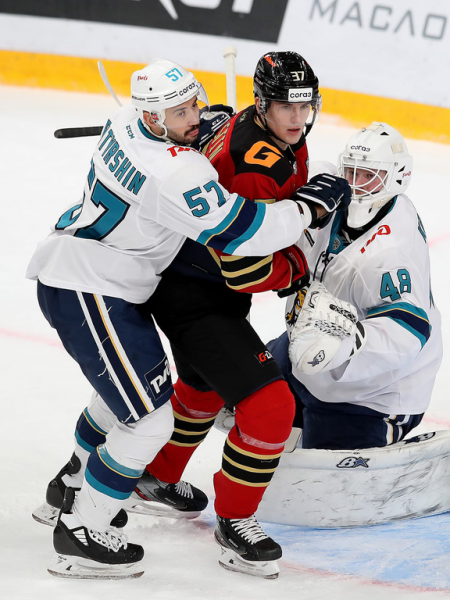 Побеждаем благодаря дублю Толчинского! Как «Авангард» был сильнее «Сочи»
Побеждаем благодаря дублю Толчинского! Как «Авангард» был сильнее «Сочи»