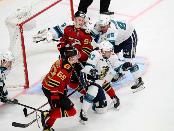 
        «За три минуты до конца подумал: «Пришло моё время!». Комментарии после победы над «Сочи» (ВИДЕО)
      