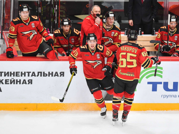 Побеждаем благодаря дублю Толчинского! Как «Авангард» был сильнее «Сочи»
Побеждаем благодаря дублю Толчинского! Как «Авангард» был сильнее «Сочи»