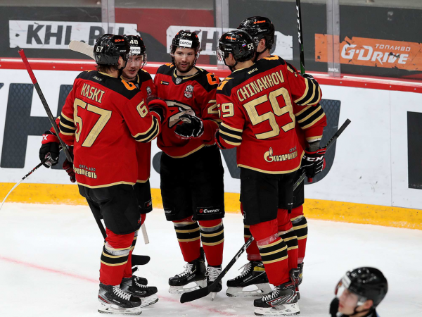 
        «За три минуты до конца подумал: «Пришло моё время!». Комментарии после победы над «Сочи» (ВИДЕО)
      