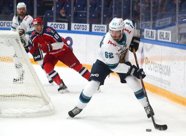 
        Яркий дебютант «Локомотива», лучший бомбардир «Авангарда». Символическая сборная первой части сезона КХЛ
      