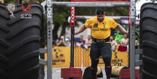 Омский богатырь сразится за титул сильнейшего человека мира в США