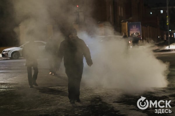 Дорога у Соборной площади заполнилась паром из-за прорыва трубы