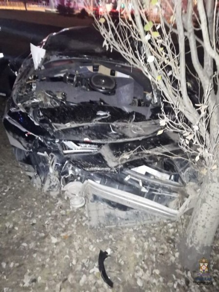 В Омске молодой мужчина погиб в автокатастрофе