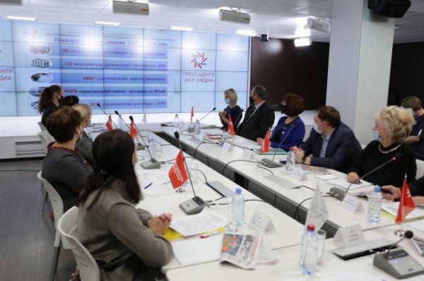 Всё есть в Сети. К услугам омичей 22 электронных сервиса ФСС