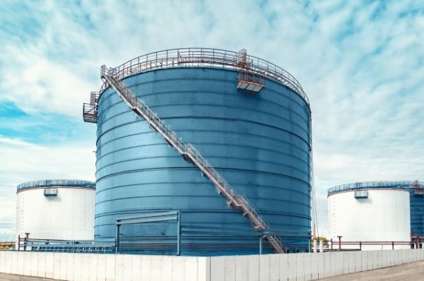 Омский НПЗ завершил монтаж оборудования инновационных сооружений «Биосфера»