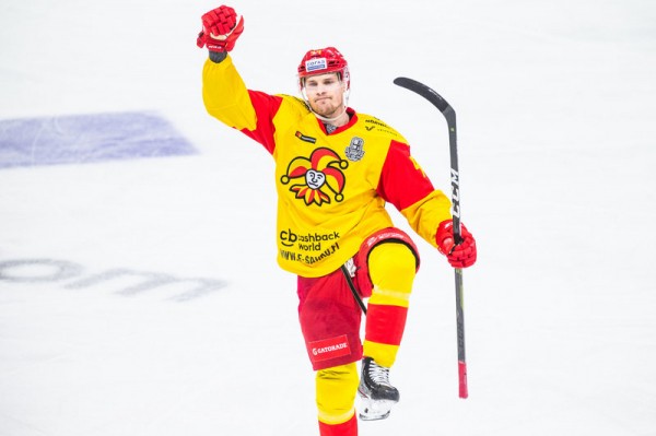 
        Яркий дебютант «Локомотива», лучший бомбардир «Авангарда». Символическая сборная первой части сезона КХЛ
      