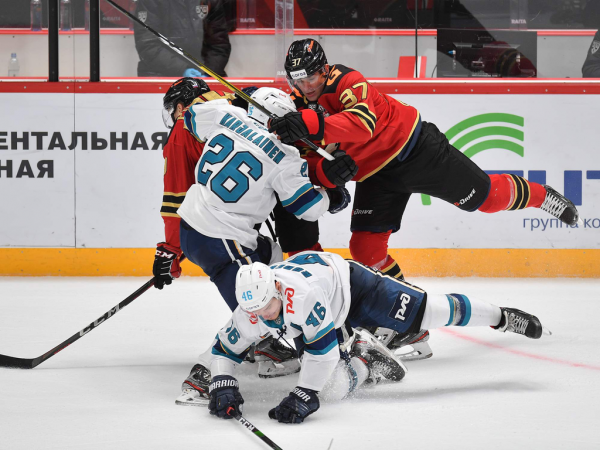 Побеждаем благодаря дублю Толчинского! Как «Авангард» был сильнее «Сочи»
Побеждаем благодаря дублю Толчинского! Как «Авангард» был сильнее «Сочи»