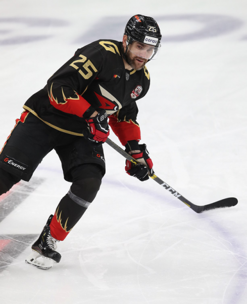 
        «Мы хотели показать нашим ветеранам отличную игру». Комментарии после победы над «Ак Барсом»
      