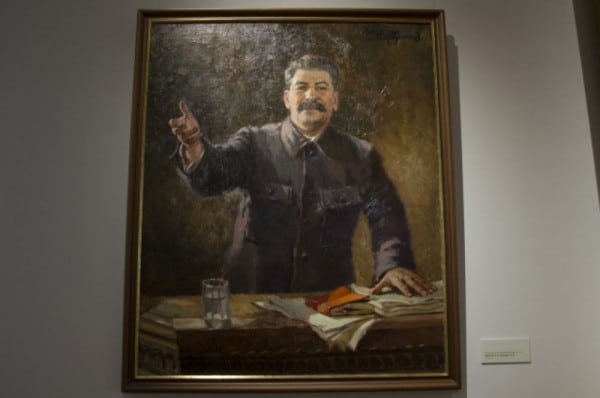 «Рабочий и колхозница». Художественный канон соцреализма прибыл в Омск