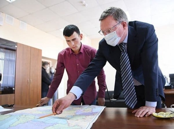 "Лёха из деревни" заинтересовался дорогами и зарплатами