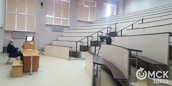 Студенты просят оставить их на дистанционном обучении