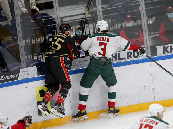 
        «Мы хотели показать нашим ветеранам отличную игру». Комментарии после победы над «Ак Барсом»
      