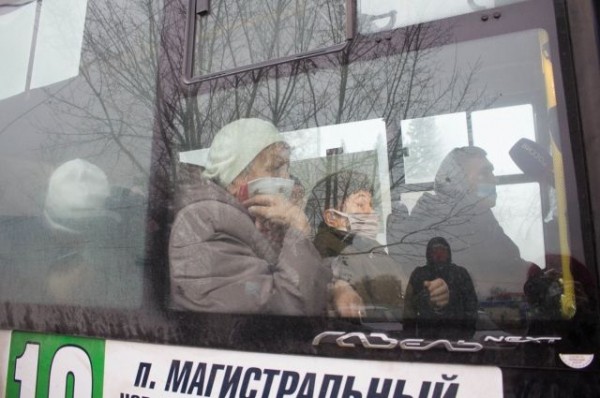 В омском транспорте 43 пассажира нарушили масочный режим