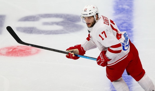 Егор Чинахов признан лучшим новичком октября КХЛ