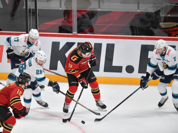 Побеждаем благодаря дублю Толчинского! Как «Авангард» был сильнее «Сочи»
Побеждаем благодаря дублю Толчинского! Как «Авангард» был сильнее «Сочи»