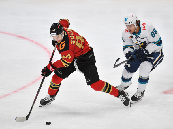 Побеждаем благодаря дублю Толчинского! Как «Авангард» был сильнее «Сочи»
Побеждаем благодаря дублю Толчинского! Как «Авангард» был сильнее «Сочи»