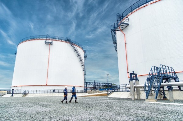 Омский НПЗ завершил монтаж оборудования инновационных сооружений «Биосфера»