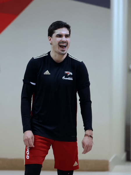 
        «За три минуты до конца подумал: «Пришло моё время!». Комментарии после победы над «Сочи» (ВИДЕО)
      