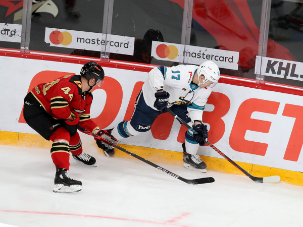 Побеждаем благодаря дублю Толчинского! Как «Авангард» был сильнее «Сочи»
Побеждаем благодаря дублю Толчинского! Как «Авангард» был сильнее «Сочи»