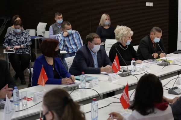 Всё есть в Сети. К услугам омичей 22 электронных сервиса ФСС