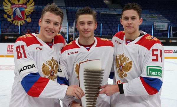 Три "ястреба" вошли в состав молодёжной сборной России по хоккею