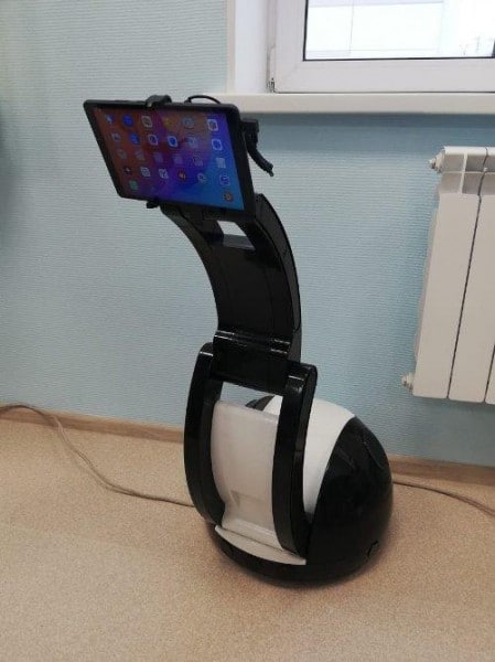 Бурков и Фадина рассматривали спортзалы, микроскопы, швейные машинки и токарные станки