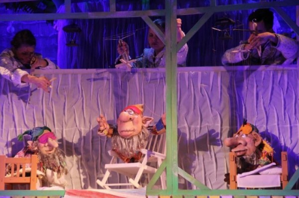 За что королевы ненавидят принцесс? Спросите у волшебного зеркала