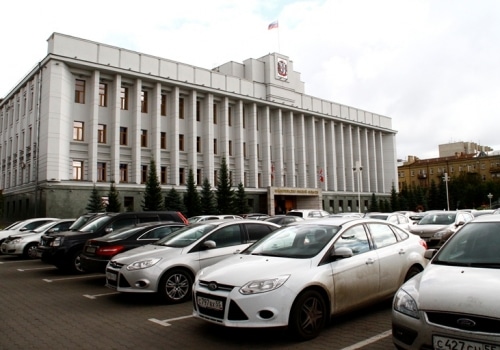 Правительство Омской области отменило закупку иномарок на 12 млн.