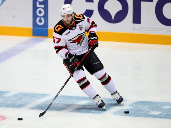 
        «Авангард» заключил контракт с Максимом Гончаровым
      