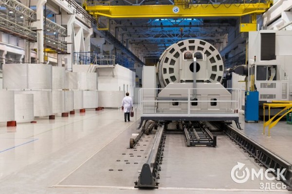 Рогозин пообещал, что в 2023 году полный цикл сборки "Ангары" будет проходить в Омске