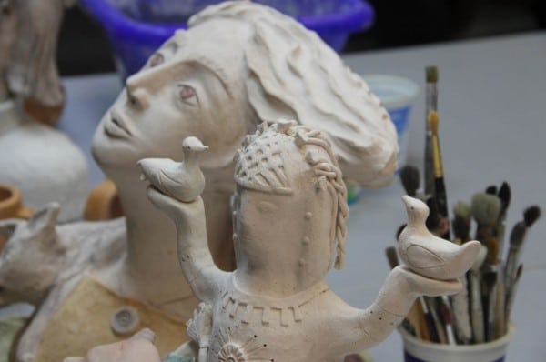 Как из глины сделать шедевр. Лучшим педагогом школы искусств стала омичка