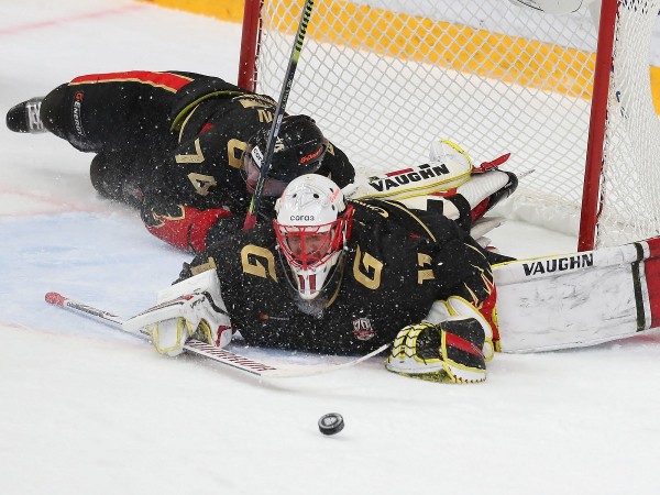 "Авангард" не сумел справиться с лидером КХЛ