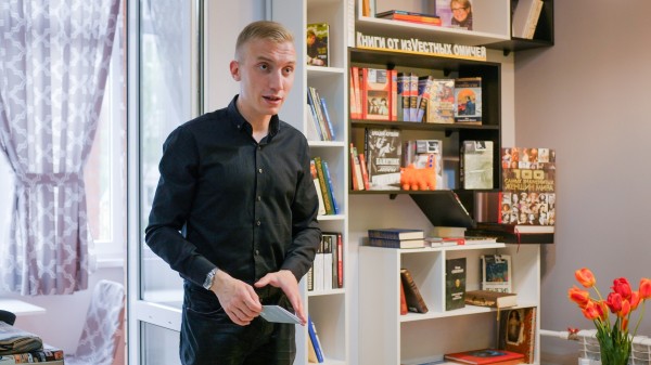 Стихотворение - фотография времени. Омский автор о социальной поэзии