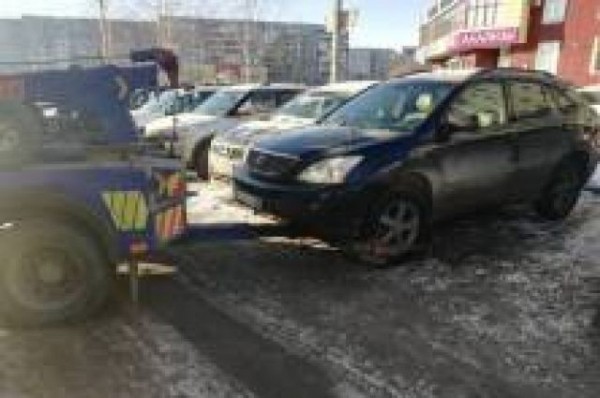 У омских должников отобрали 48 автомобилей